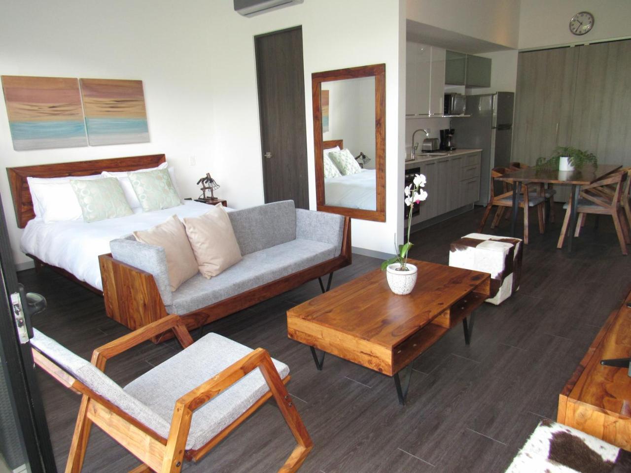 Bee Suites Santa Ana Santa Ana  Extérieur photo