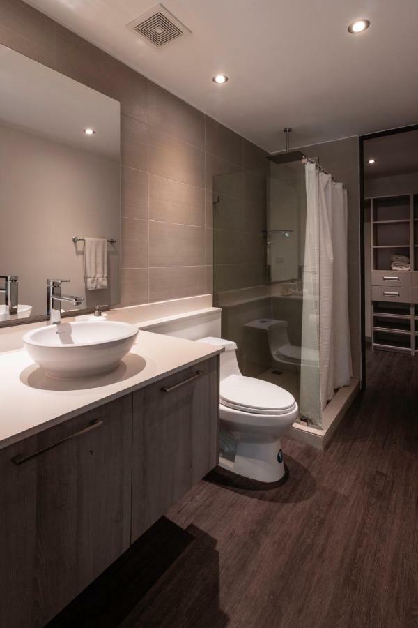 Bee Suites Santa Ana Santa Ana  Extérieur photo